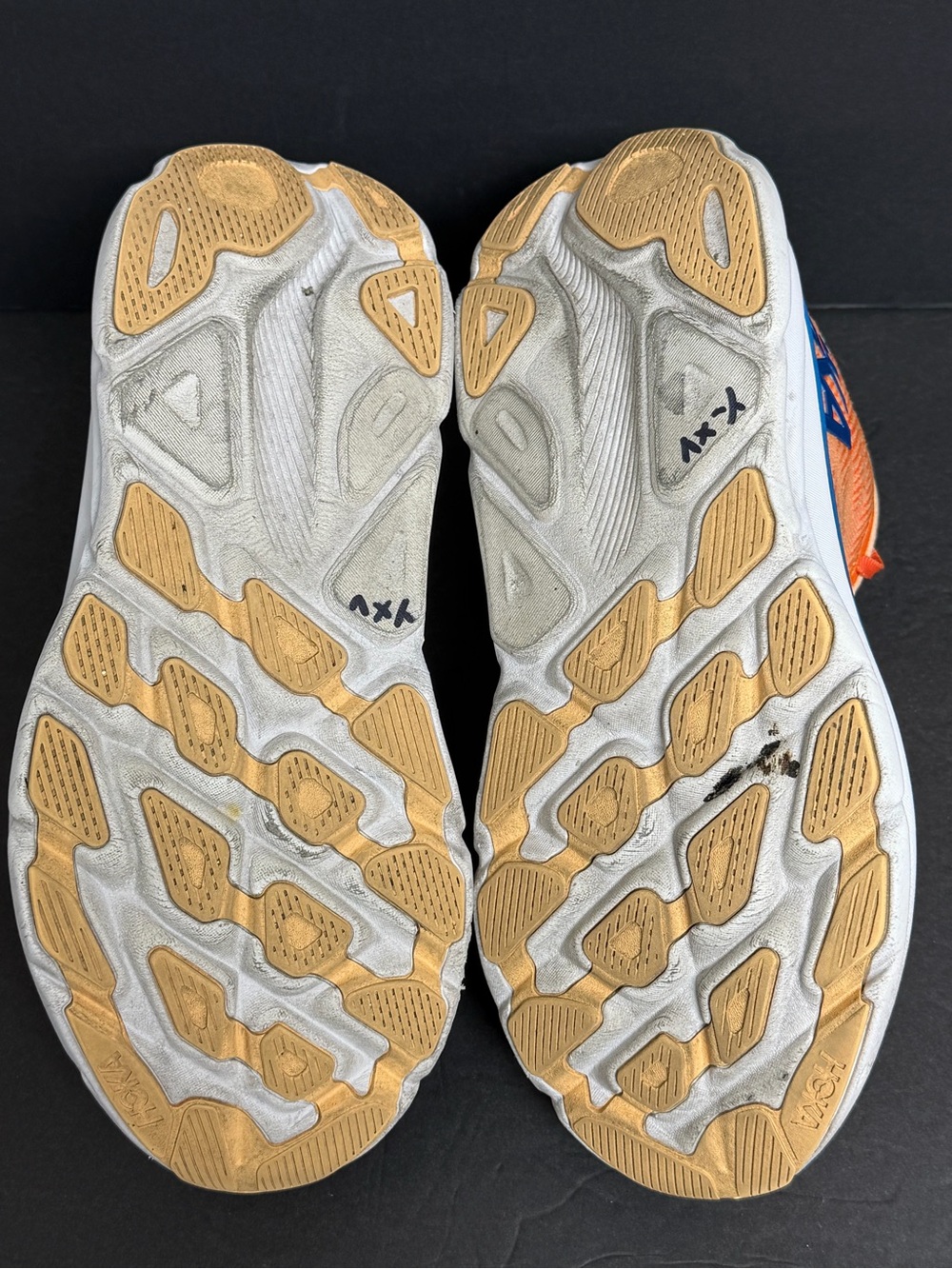Hoka Men's Clifton 9 Wide Shoes Vibrant Orange/Impala 1132210-VOIM – Size 9.5 2E - Picture 8 of 11